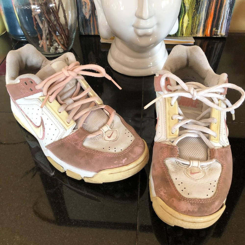 🤗 3-$25 Nike air 7.5